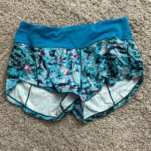 Low Rise Size 2 speed ups Lululemon barley worn and no damage!